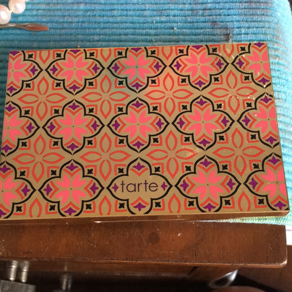 Goddess glam eye and cheek palette!
